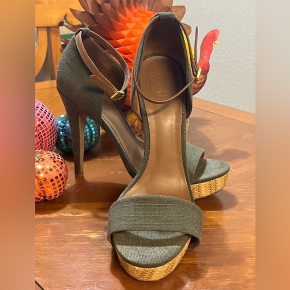 Tory Burch ‘Amina’ High Heel Sandals In Olive, Size US 10M, No Box - Picture 12 of 16